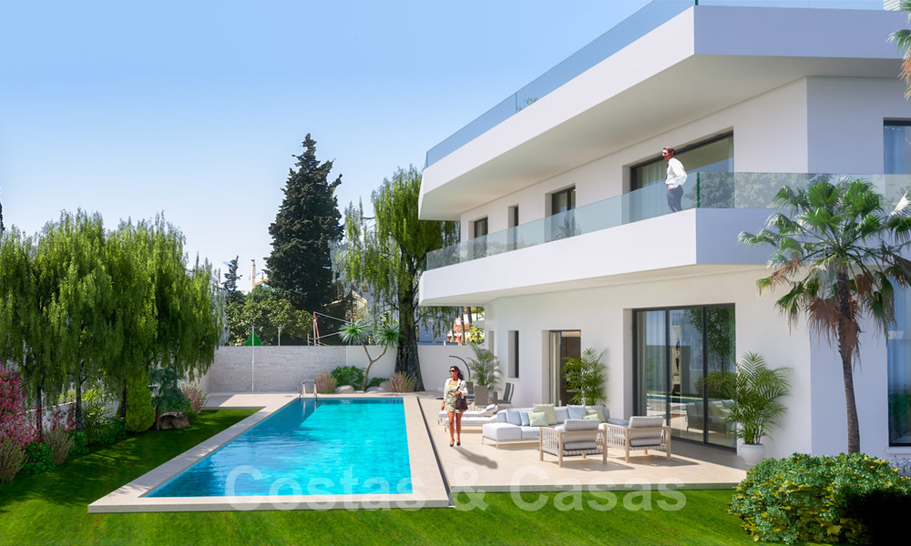 Moderne, luxueuze villa te koop in exclusieve beachside urbanisatie op de Golden Mile in Marbella 38788