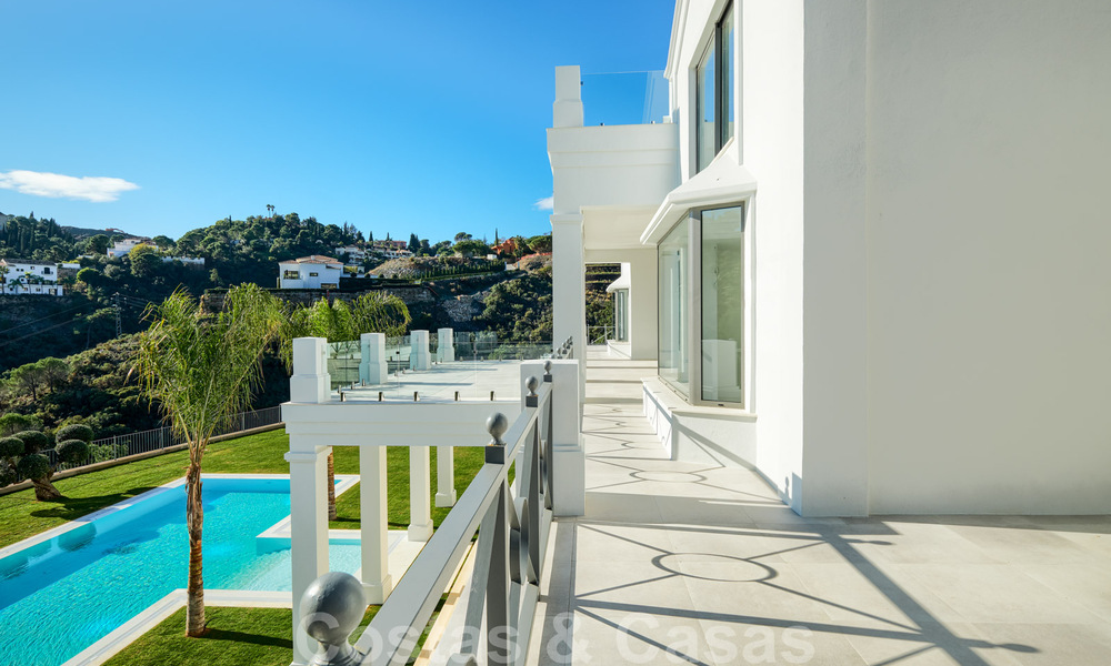 Majestueuze, hedendaagse, mediterrane luxevilla te koop met zeezicht in het exclusieve El Madroñal in Benahavis - Marbella 38836