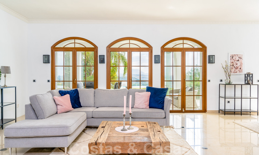 Instapklare, elegante, Spaanse luxevilla te koop op groot perceel in Mijas, Costa del Sol 38960