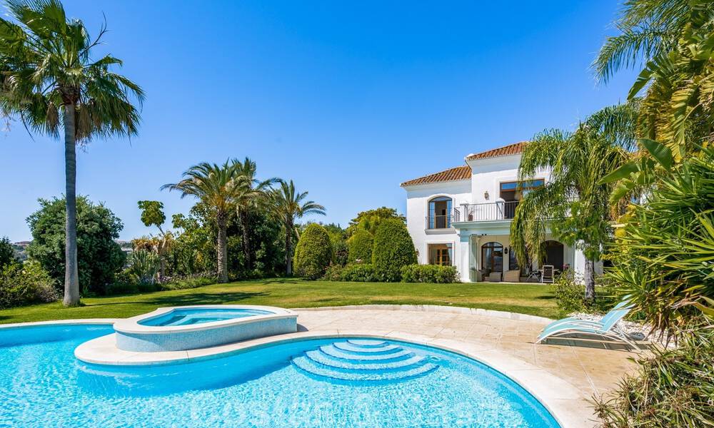 Elegante, Spaanse luxevilla te koop op groot perceel in Mijas, Costa del Sol 38971