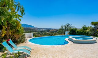 Elegante, Spaanse luxevilla te koop op groot perceel in Mijas, Costa del Sol 38975 