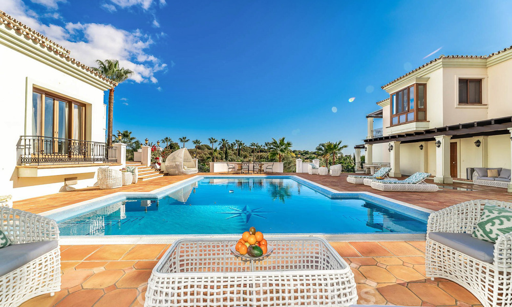 Majestueus, vorstelijk landgoed te koop met gastenverblijven en omringd door golfbanen in Benahavis - Marbella 39000