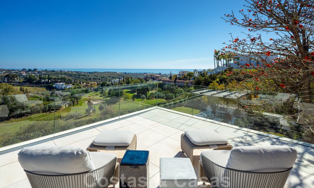 Prestigieuze, eigentijdse mediterrane villa te koop, eerstelijns golf in vijfsterren golfresort in Benahavis - Marbella 39028