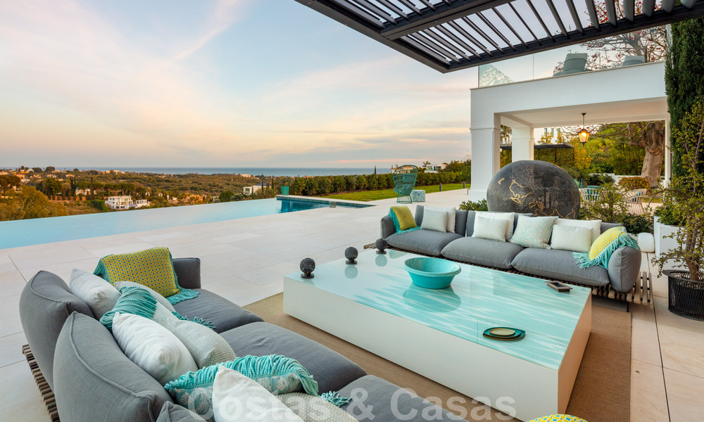 Prestigieuze, eigentijdse mediterrane villa te koop, eerstelijns golf in vijfsterren golfresort in Benahavis - Marbella 39040