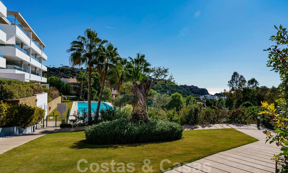 Modern, hedendaags, luxe penthouse te koop met panoramisch uitzicht op de vallei en de zee in het exclusieve Benahavis - Marbella 39098