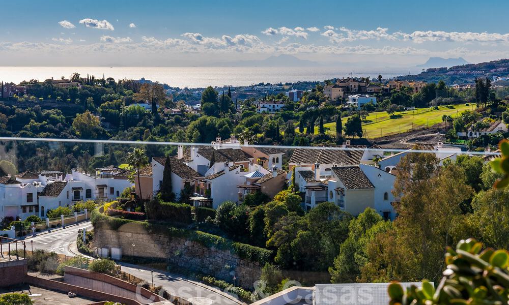 Modern, hedendaags, luxe penthouse te koop met panoramisch uitzicht op de vallei en de zee in het exclusieve Benahavis - Marbella 39102