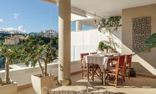 Modern, hedendaags, luxe penthouse te koop met panoramisch uitzicht op de vallei en de zee in het exclusieve Benahavis - Marbella 39104 