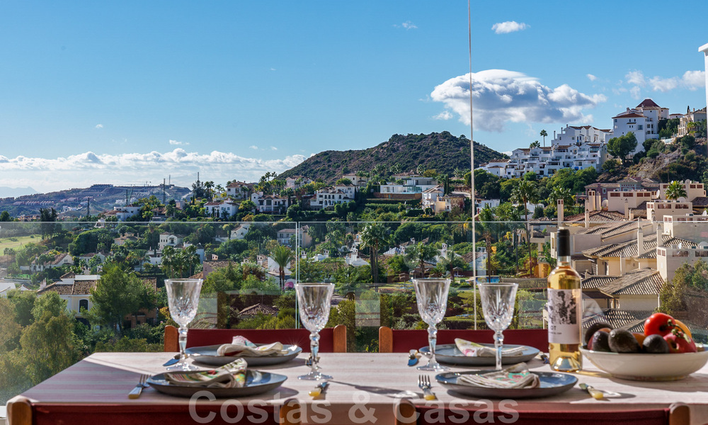 Modern, hedendaags, luxe penthouse te koop met panoramisch uitzicht op de vallei en de zee in het exclusieve Benahavis - Marbella 39107