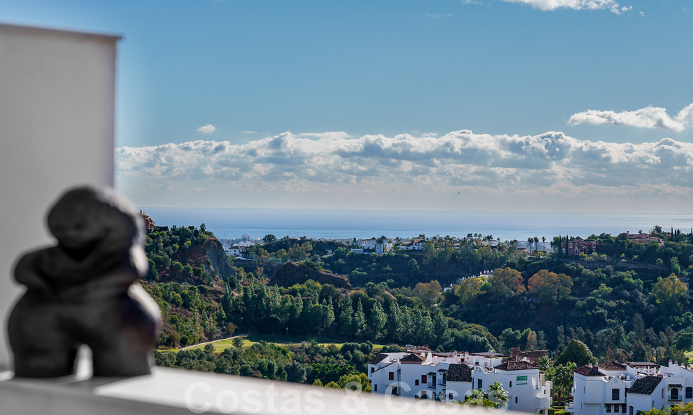 Modern, hedendaags, luxe penthouse te koop met panoramisch uitzicht op de vallei en de zee in het exclusieve Benahavis - Marbella 39124