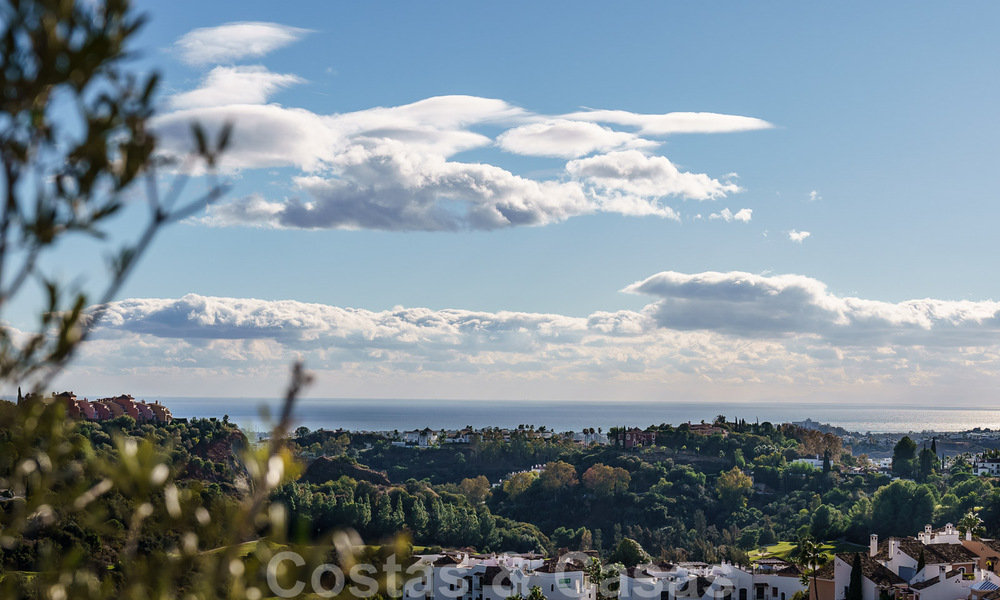 Modern, hedendaags, luxe penthouse te koop met panoramisch uitzicht op de vallei en de zee in het exclusieve Benahavis - Marbella 39131