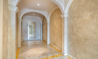Ruim appartement te koop met panoramisch zeezicht in golfresort te Nueva Andalucia, Marbella 39157 