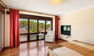 Mediterrane, beachside villa te koop in exclusieve woonwijk aan het strand aan de Golden Mile van Marbella 39187 