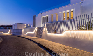 Adembenemende, ultramoderne, luxevilla te koop met panoramisch zeezicht in Nueva Andalucia, Marbella, op wandelafstand van Puerto Banus 39192 