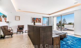 Adembenemende, ultramoderne, luxevilla te koop met panoramisch zeezicht in Nueva Andalucia, Marbella, op wandelafstand van Puerto Banus 39195 