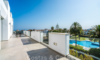 Adembenemende, ultramoderne, luxevilla te koop met panoramisch zeezicht in Nueva Andalucia, Marbella, op wandelafstand van Puerto Banus 39199 