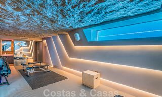 Adembenemende, ultramoderne, luxevilla te koop met panoramisch zeezicht in Nueva Andalucia, Marbella, op wandelafstand van Puerto Banus 39214 