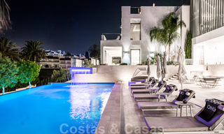 Adembenemende, ultramoderne, luxevilla te koop met panoramisch zeezicht in Nueva Andalucia, Marbella, op wandelafstand van Puerto Banus 39224 