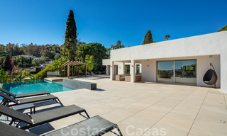 Eigentijdse, luxevilla te koop, eerstelijns Las Brisas golf met prachtig uitzicht in Nueva Andalucia, Marbella 39242 