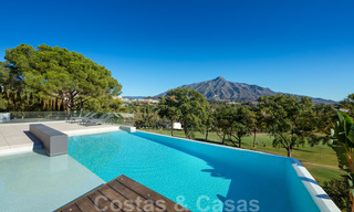 Eigentijdse, luxevilla te koop, eerstelijns Las Brisas golf met prachtig uitzicht in Nueva Andalucia, Marbella 39245 