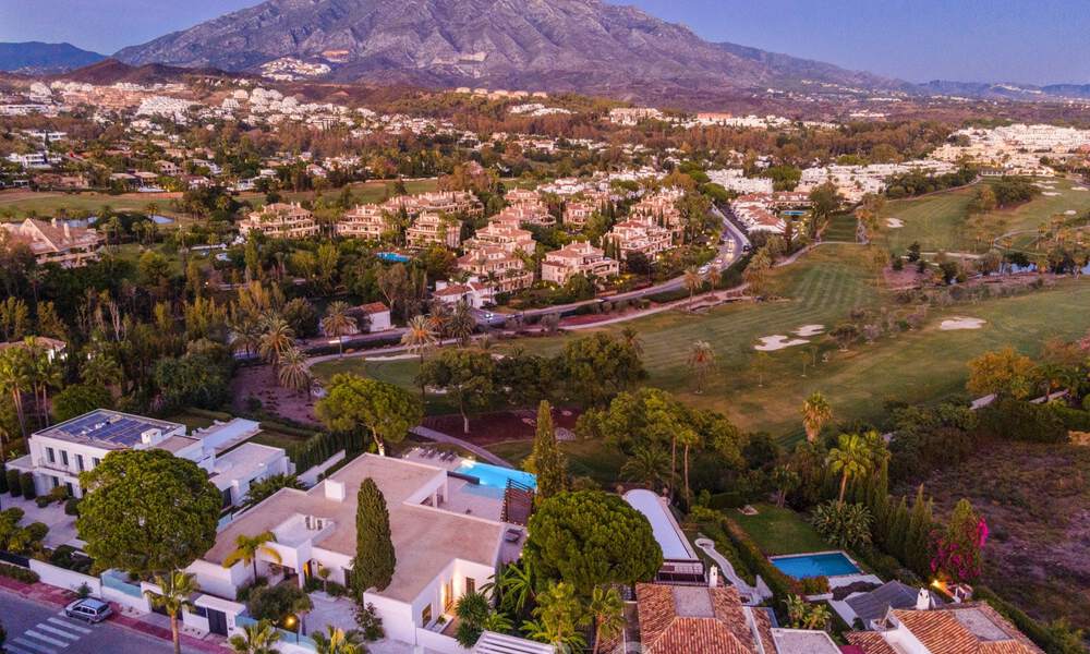 Eigentijdse, luxevilla te koop, eerstelijns Las Brisas golf met prachtig uitzicht in Nueva Andalucia, Marbella 39264