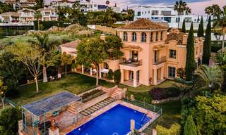 Luxevilla in sfeervolle, Mediterrane bouwstijl te koop met zeezicht in een vijfsterren golfresort in Benahavis - Marbella 39306 