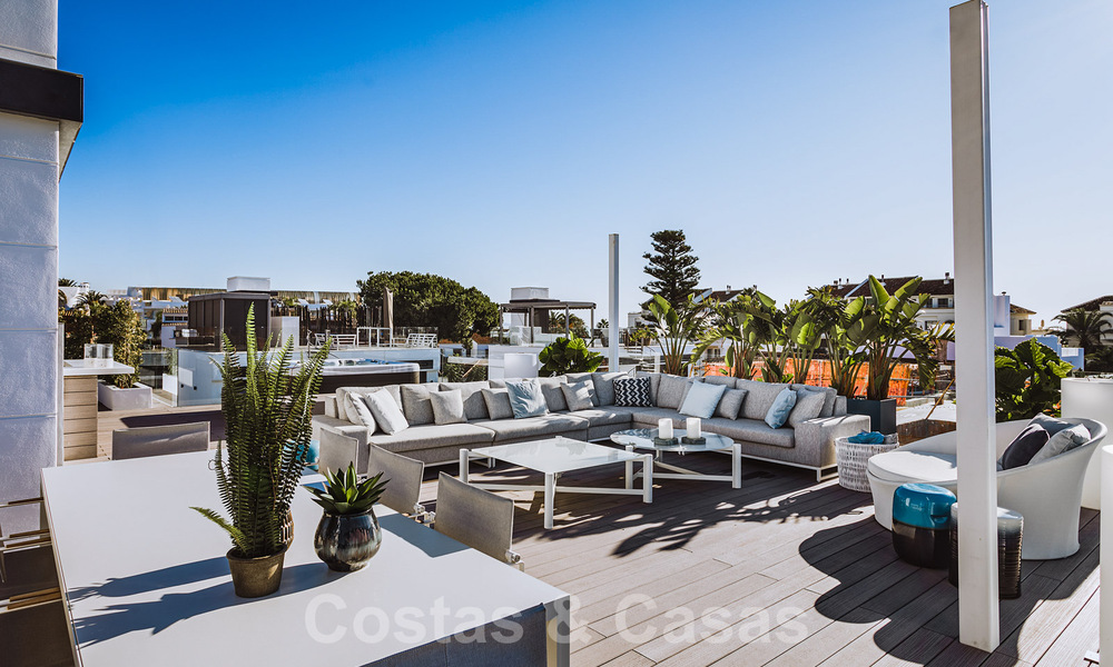 Instapklare, modernistische luxevilla te koop, nabij het strand en Puerto Banus, op de Golden Mile in Marbella 39352