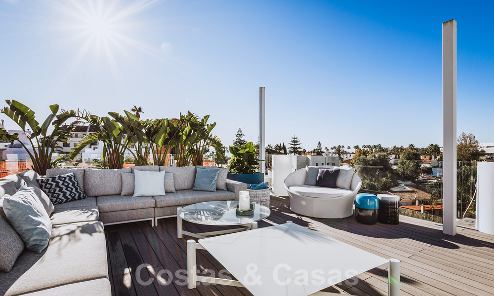 Instapklare, modernistische luxevilla te koop, nabij het strand en Puerto Banus, op de Golden Mile in Marbella 39353