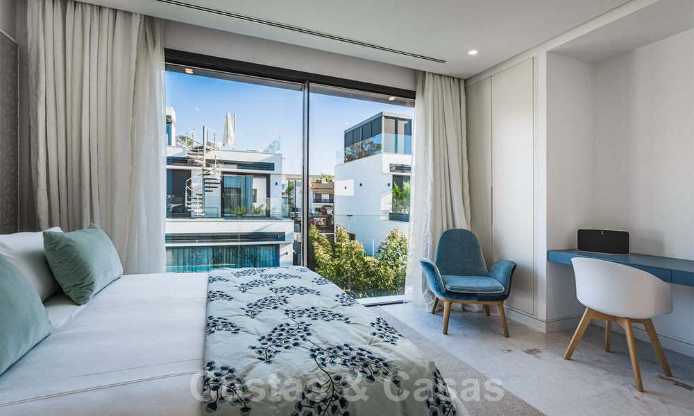 Instapklare, modernistische luxevilla te koop, nabij het strand en Puerto Banus, op de Golden Mile in Marbella 39355