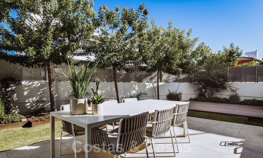 Instapklare, modernistische luxevilla te koop, nabij het strand en Puerto Banus, op de Golden Mile in Marbella 39373