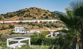 Moderne luxevilla te koop in een afgesloten woonwijk in Nueva Andalucia, Marbella 39387 