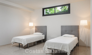Moderne luxevilla te koop in een afgesloten woonwijk in Nueva Andalucia, Marbella 39395 