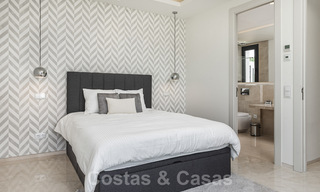 Moderne luxevilla te koop in een afgesloten woonwijk in Nueva Andalucia, Marbella 39397 
