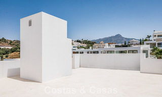 Moderne luxevilla te koop in een afgesloten woonwijk in Nueva Andalucia, Marbella 39408 