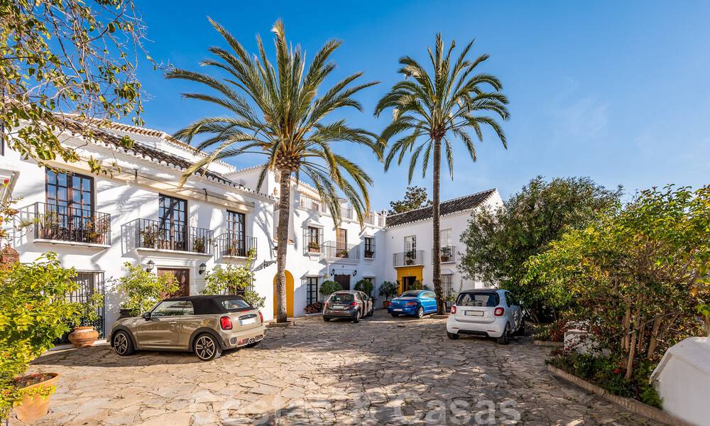Charmant, pittoresk huis te koop in beveiligde woonwijk op de Golden Mile in Marbella 39422