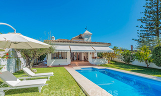 Spaanse villa koop in beachside urbanisatie op de Golden Mile in Marbella 39425 