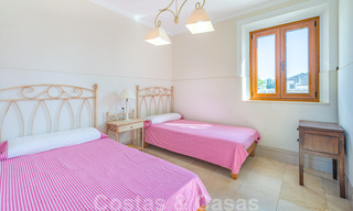 Spaanse villa koop in beachside urbanisatie op de Golden Mile in Marbella 39426 