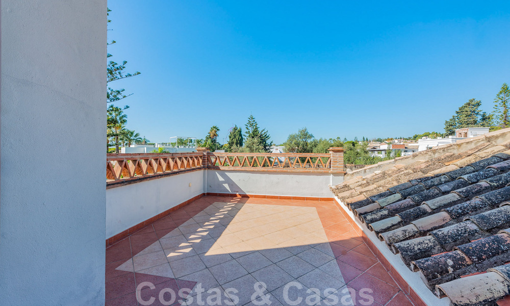 Spaanse villa koop in beachside urbanisatie op de Golden Mile in Marbella 39431