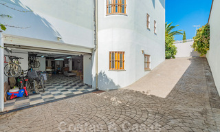 Spaanse villa koop in beachside urbanisatie op de Golden Mile in Marbella 39435 
