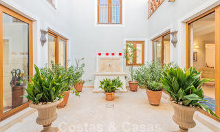 Spaanse villa koop in beachside urbanisatie op de Golden Mile in Marbella 39438 