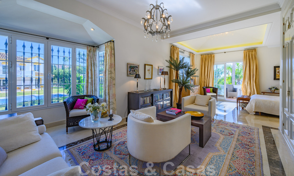 Spaanse stijl luxevilla te koop in de gegeerde strandwijk Bahia de Marbella 39452