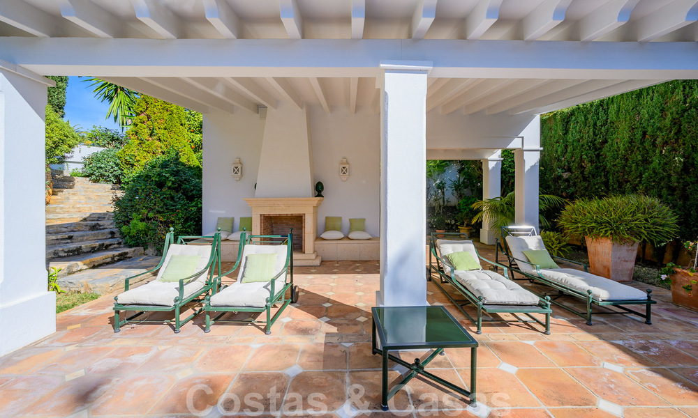Spaanse stijl luxevilla te koop in de gegeerde strandwijk Bahia de Marbella 39460