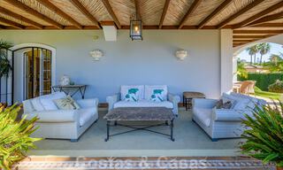 Spaanse stijl luxevilla te koop in de gegeerde strandwijk Bahia de Marbella 39462 