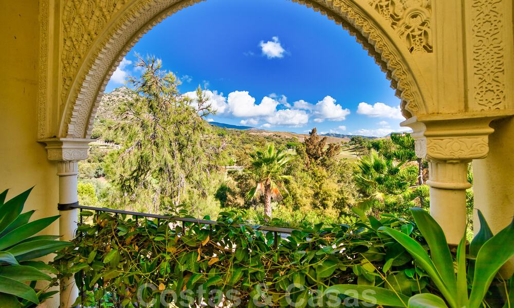 Sprookjesachtig villa in Alahambra stijl te koop in het exclusieve Marbella Club Golf Resort in Benahavis aan de Costa del Sol 39513
