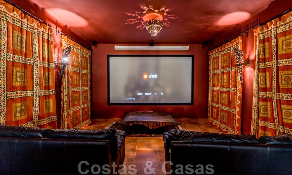 Sprookjesachtig villa in Alahambra stijl te koop in het exclusieve Marbella Club Golf Resort in Benahavis aan de Costa del Sol 39531