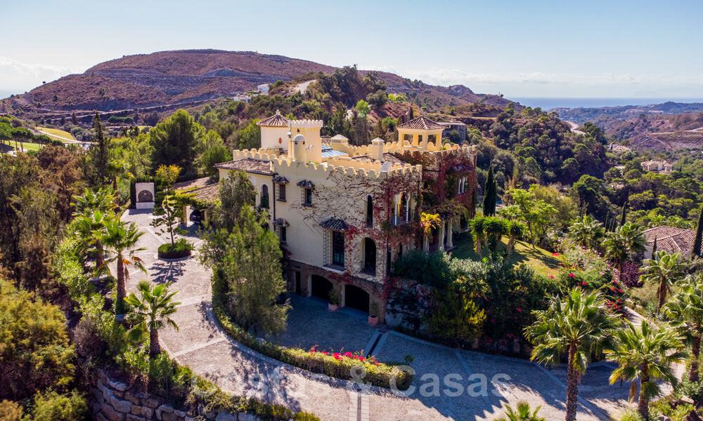Sprookjesachtig villa in Alahambra stijl te koop in het exclusieve Marbella Club Golf Resort in Benahavis aan de Costa del Sol 39533