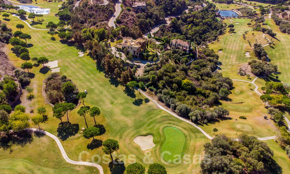 Sprookjesachtig villa in Alahambra stijl te koop in het exclusieve Marbella Club Golf Resort in Benahavis aan de Costa del Sol 39535