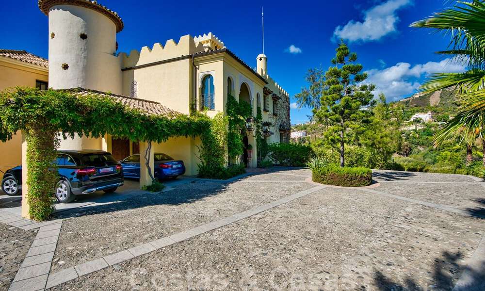 Sprookjesachtig villa in Alahambra stijl te koop in het exclusieve Marbella Club Golf Resort in Benahavis aan de Costa del Sol 39537