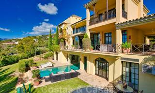 Sprookjesachtig villa in Alahambra stijl te koop in het exclusieve Marbella Club Golf Resort in Benahavis aan de Costa del Sol 39542 