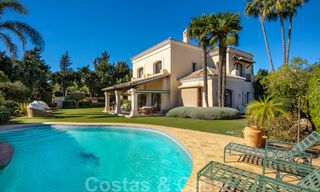 Luxevilla in Mediterrane stijl te koop op wandelafstand van het strand, de golfbaan en voorzieningen in het prestigieuze Guadalmina Baja te Marbella 39580 