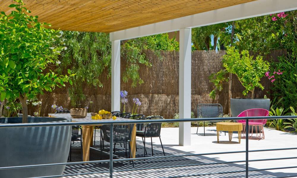 Gerenoveerde, riante luxevilla te koop in een Mediterrane stijl met een eigentijds design in Nueva Andalucia, Marbella 39591